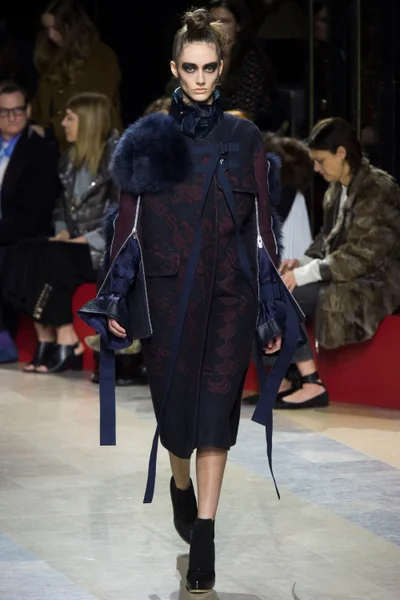 Look 1